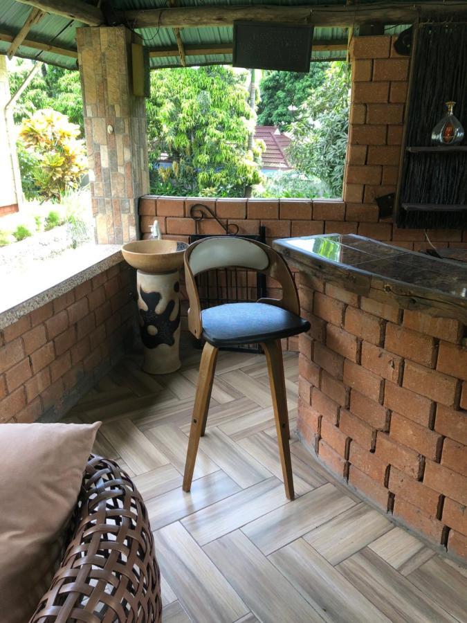 Tatys Homestay Дар-эс-Саламе Экстерьер фото